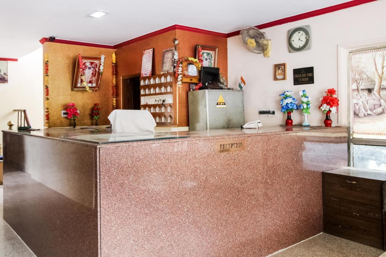 Oyo Hotel Apoorva Deluxe Джайпур Екстериор снимка